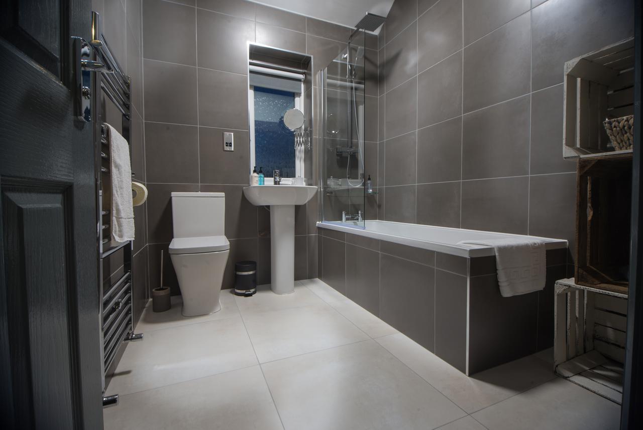 Barnston House - Heswall - Spacious Homely Holiday Home By Rework Accommodation 外观 照片